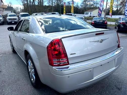 2010 Chrysler 300C Base