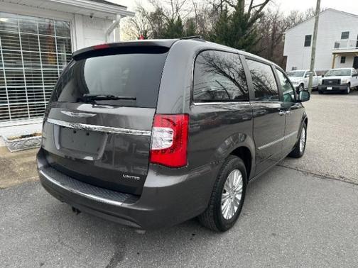 2016 Chrysler Town & Country Limited