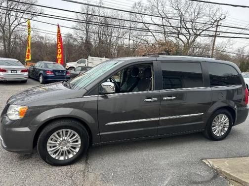 2016 Chrysler Town & Country Limited