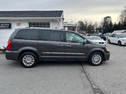 2016 Chrysler Town & Country Limited