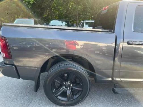 Granite Crystal Metallic Clearcoat 2018 RAM 1500 Sport