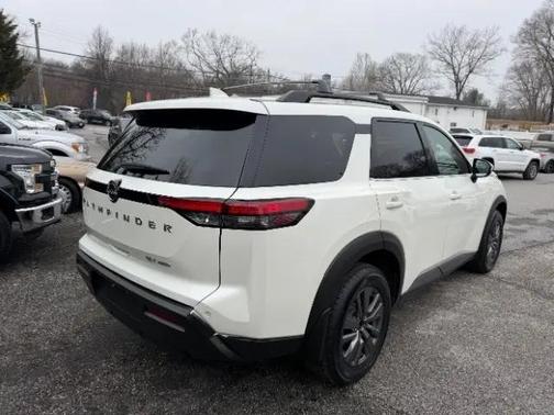 2022 Nissan Pathfinder SV 4WD