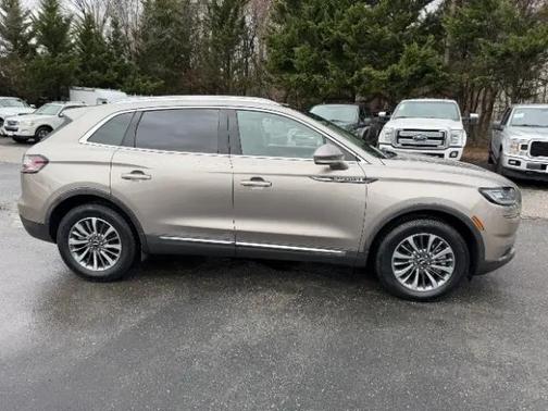 2021 Lincoln Nautilus Reserve