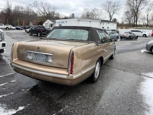 1998 Cadillac DeVille Base