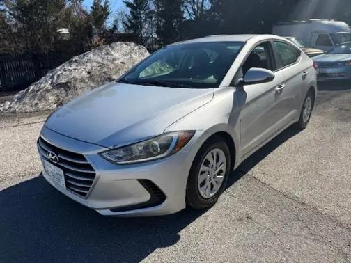 2018 Hyundai ELANTRA SE