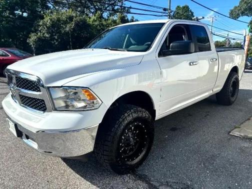 2016 RAM 1500 SLT