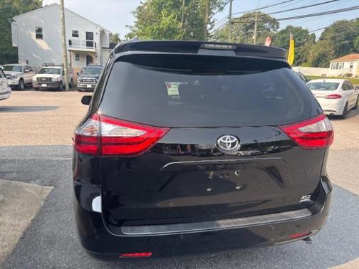 2017 Toyota Sienna Limited Premium