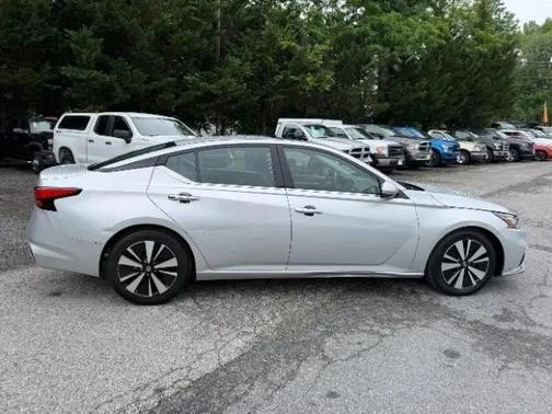 Brilliant Silver Metallic 2019 Nissan Altima 2.5 SL