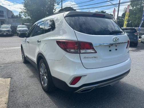 2017 Hyundai SANTA FE SE