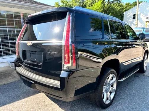 2018 Cadillac Escalade Luxury