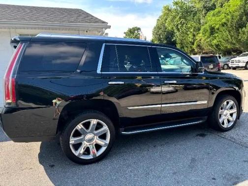 2018 Cadillac Escalade Luxury