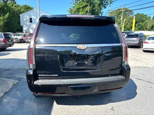 2018 Cadillac Escalade Luxury