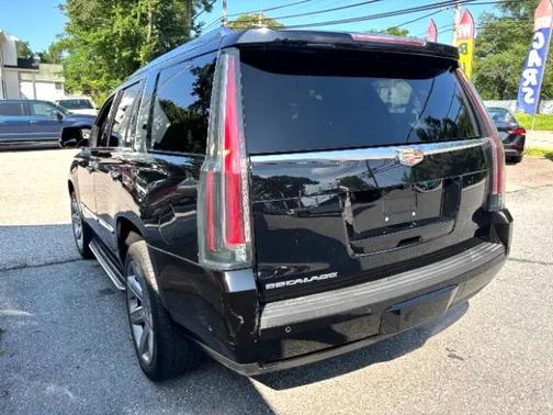 2018 Cadillac Escalade Luxury
