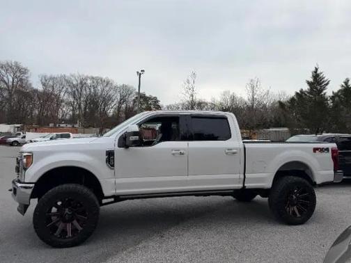 White Platinum Metallic Tri-Coat 2019 Ford F-250 Lariat
