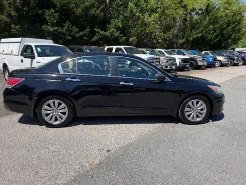 Crystal Black Pearl 2011 Honda Accord SE