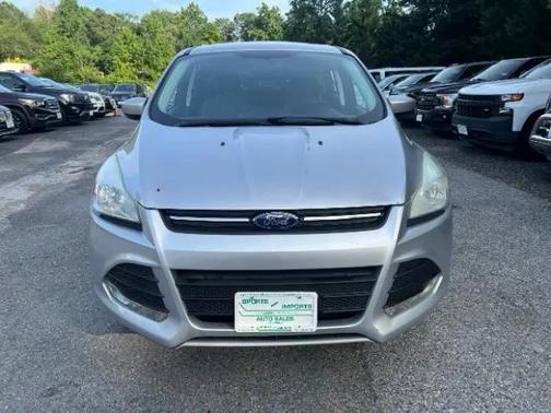 Ingot Silver Metallic 2016 Ford Escape SE