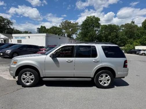 Brilliant Silver Metallic 2010 Ford Explorer XLT