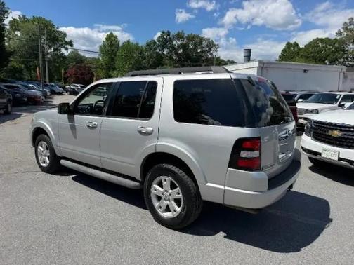 Brilliant Silver Metallic 2010 Ford Explorer XLT