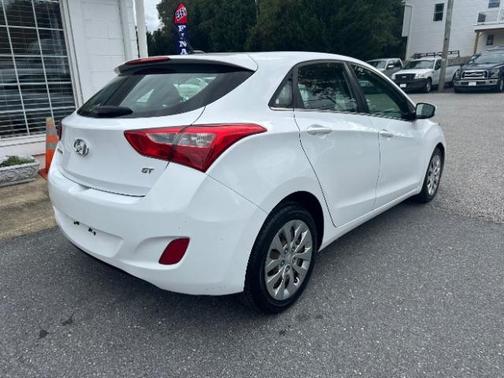 2017 Hyundai Elantra GT Base