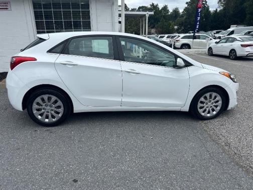 2017 Hyundai Elantra GT Base