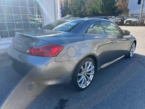 2010 INFINITI G37 Base