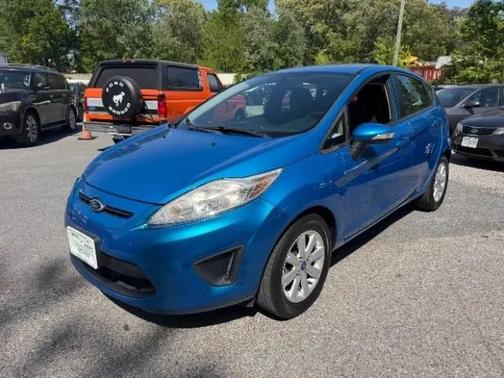 Blue Candy Metallic Tinted Clearcoat 2013 Ford Fiesta SE