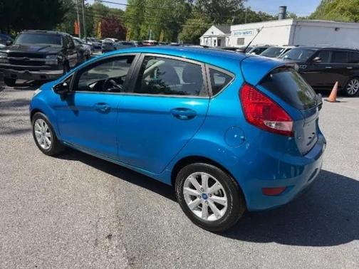 Blue Candy Metallic Tinted Clearcoat 2013 Ford Fiesta SE