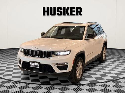 Bright White Clearcoat 2023 Jeep Grand Cherokee Limited