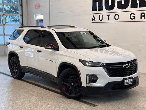 Summit White 2022 Chevrolet Traverse Premier