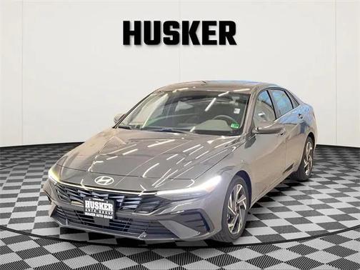 2025 Hyundai ELANTRA SEL