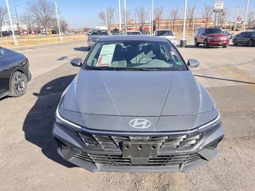 2025 Hyundai ELANTRA SEL