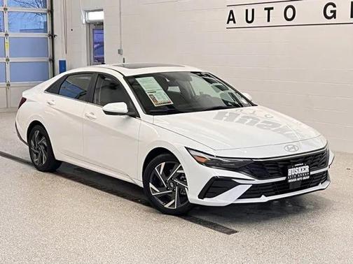 2025 Hyundai ELANTRA SEL