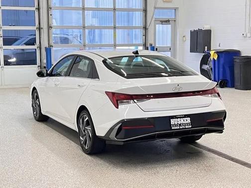 2025 Hyundai ELANTRA SEL