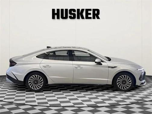 2024 Hyundai SONATA Hybrid SE