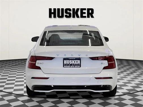 2024 Volvo S60 B5 Core Dark Theme