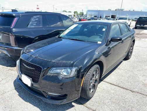 2022 Chrysler 300 Touring