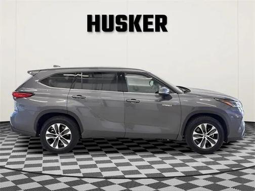 2021 Toyota Highlander Hybrid XLE