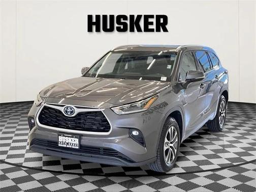 2021 Toyota Highlander Hybrid XLE