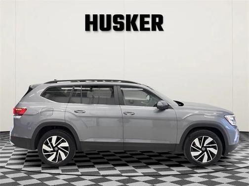 2025 Volkswagen Atlas 2.0T SE w/Technology 4MOTION