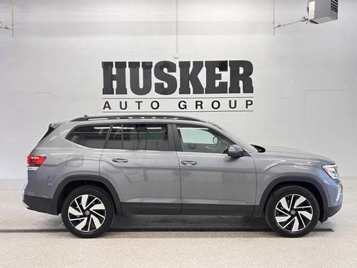 2025 Volkswagen Atlas 2.0T SE w/Technology 4MOTION