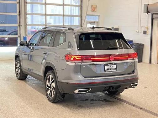 2025 Volkswagen Atlas 2.0T SE w/Technology 4MOTION