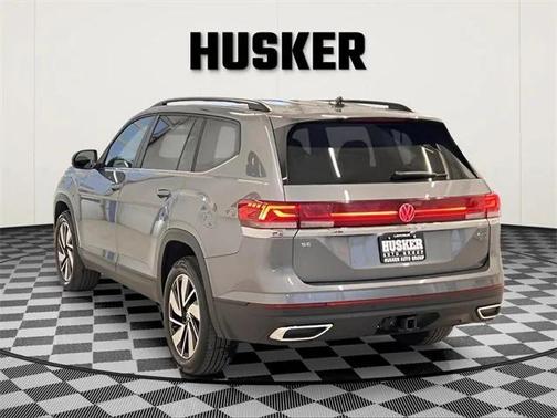 2025 Volkswagen Atlas 2.0T SE w/Technology 4MOTION