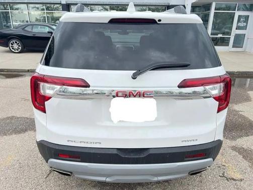 2023 GMC Acadia AWD SLT