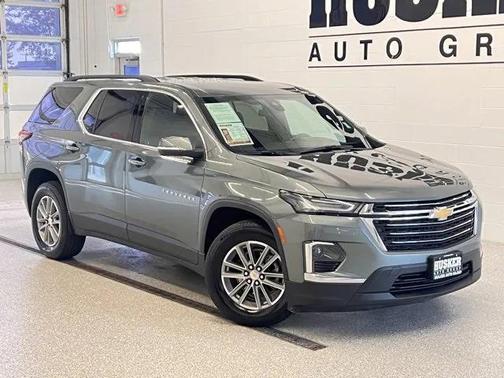 2022 Chevrolet Traverse LT Cloth