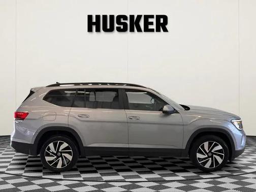 2024 Volkswagen Atlas 2.0T SE w/Technology 4MOTION