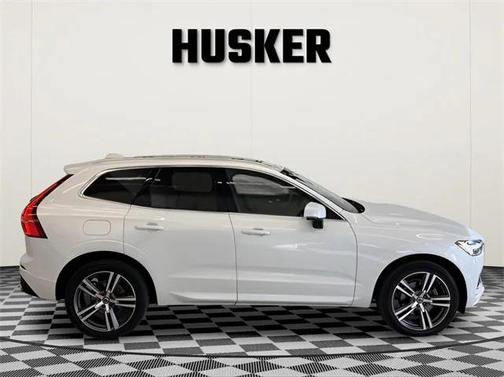 2021 Volvo XC60 T5 Momentum