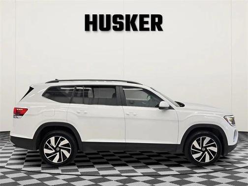 2025 Volkswagen Atlas 2.0T SE w/Technology 4MOTION