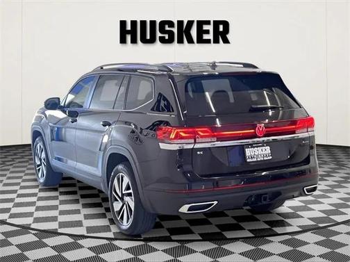 2024 Volkswagen Atlas 2.0T SE w/Technology 4MOTION