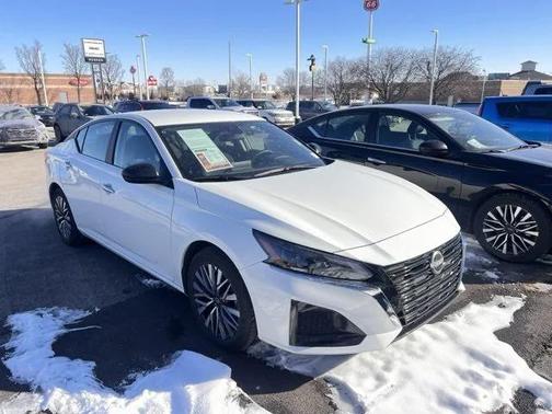 2025 Nissan Altima SV FWD