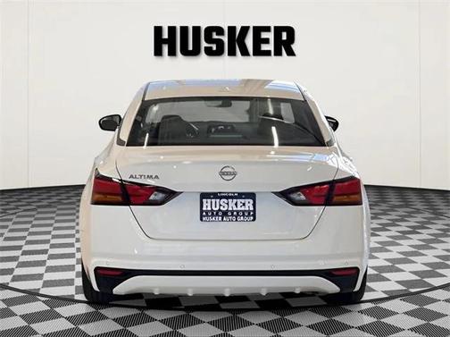 2025 Nissan Altima SV FWD